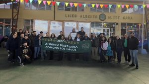 Profesores del Liceo ABG de Los Lagos se manifiestan por sueldos impagos y problemas de infraestructura