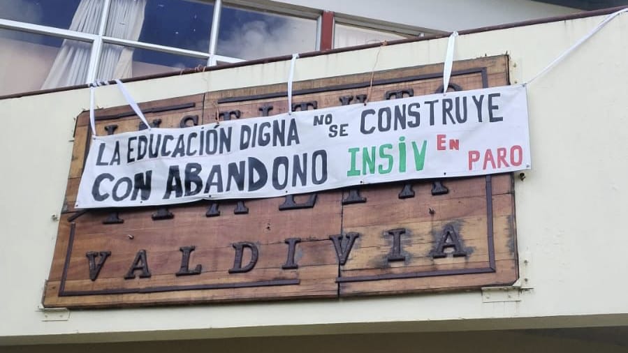Profesores del Instituto Italia de Valdivia en paro: “No tenemos luz para hacer clases”