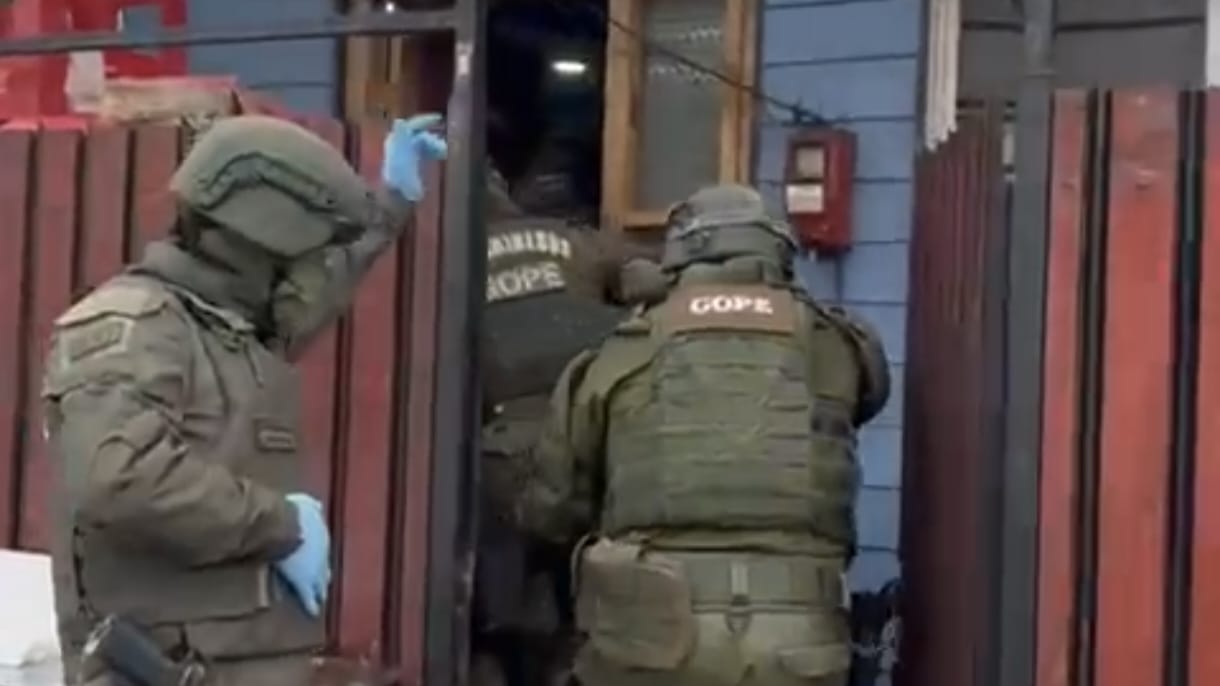 Allanamientos en poblaciones de Valdivia deja a ocho detenidos: Más de $42 millones en droga incautada