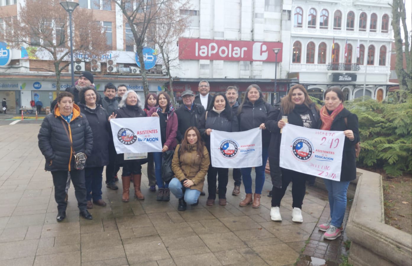 Más de 2 mil asistentes de la educación de Los Ríos se suman a paro nacional