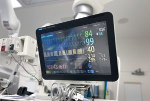 Hospitalizaciones por infecciones respiratorias graves suben 64,7% en última semana en Los Ríos