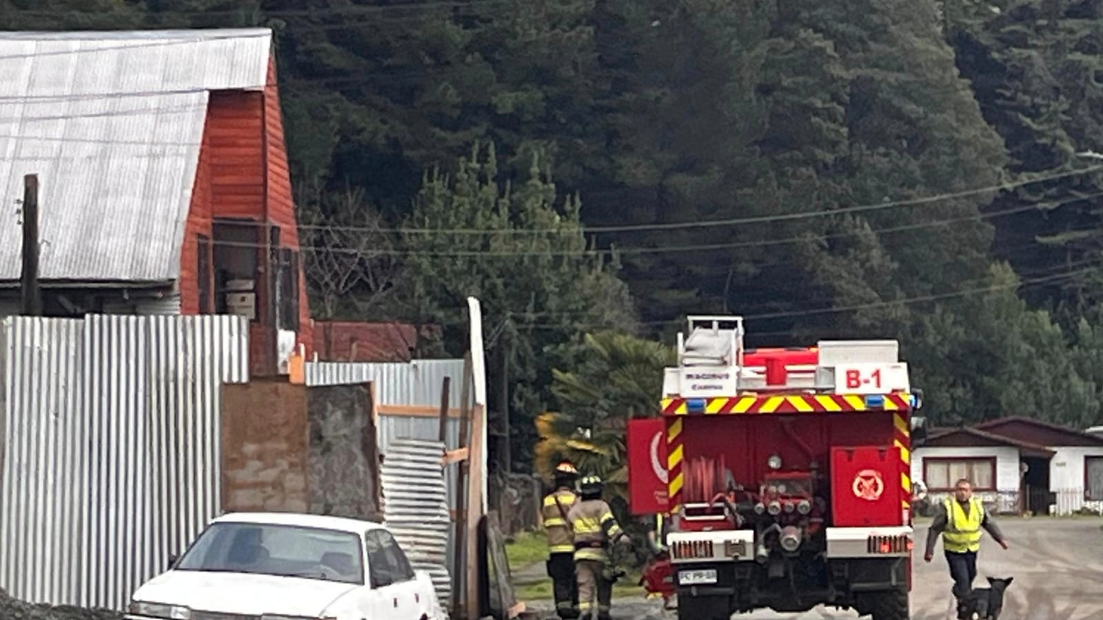 Trabajador en riesgo vital tras golpe en la cabeza con batería lanzada desde un cerro en Los Lagos