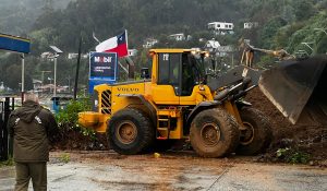 Remoción en masa interrumpe acceso a cerro La Marina en Corral