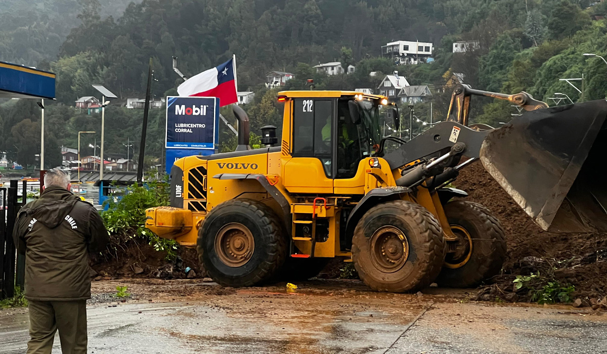 Remoción en masa interrumpe acceso a cerro La Marina en Corral