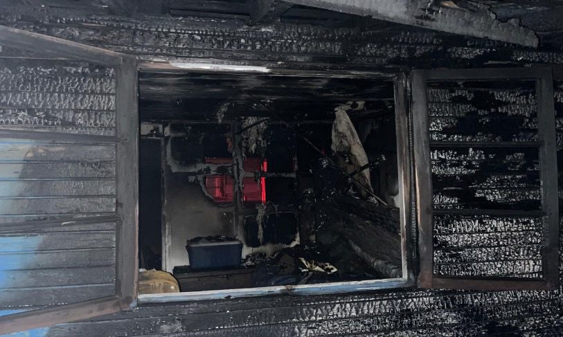 Investigan a hombre por incendiar casa de su padre y causarle graves quemaduras en Mariquina