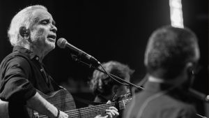 Fernando Ubiergo vuelve a Valdivia con un concierto lleno de historia y canciones inolvidables