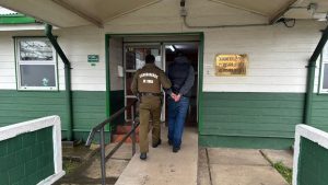 Adolescente fue víctima de asalto mientras iba al colegio en Paillaco: Hay un detenido