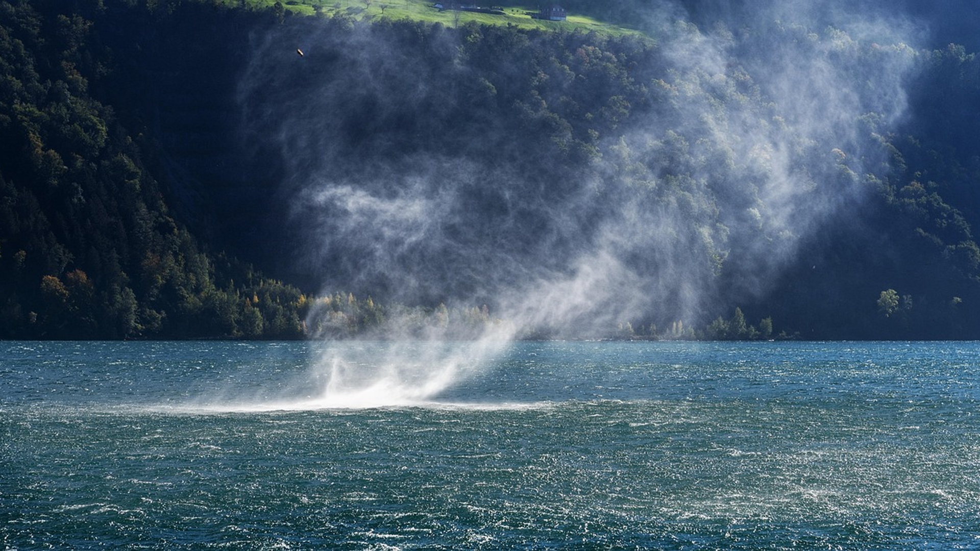 Anuncian el desarrollo de probables trombas marinas en sectores de Los Ríos