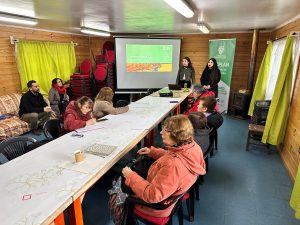Valdivia proyecta recuperación de la Plazuela Littré Quiroga junto a ex presos políticos y vecinos