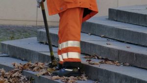 Trabajadores de Los Lagos denuncian despidos injustificados por parte de empresa de aseo y ornato