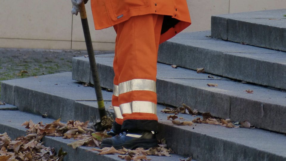 Trabajadores de Los Lagos denuncian despidos injustificados por parte de empresa de aseo y ornato