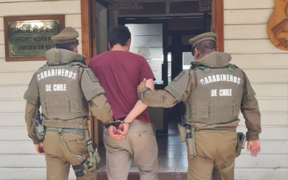 Intentaron huir y agredieron a Carabineros: Tres detenidos con drogas en Río Bueno