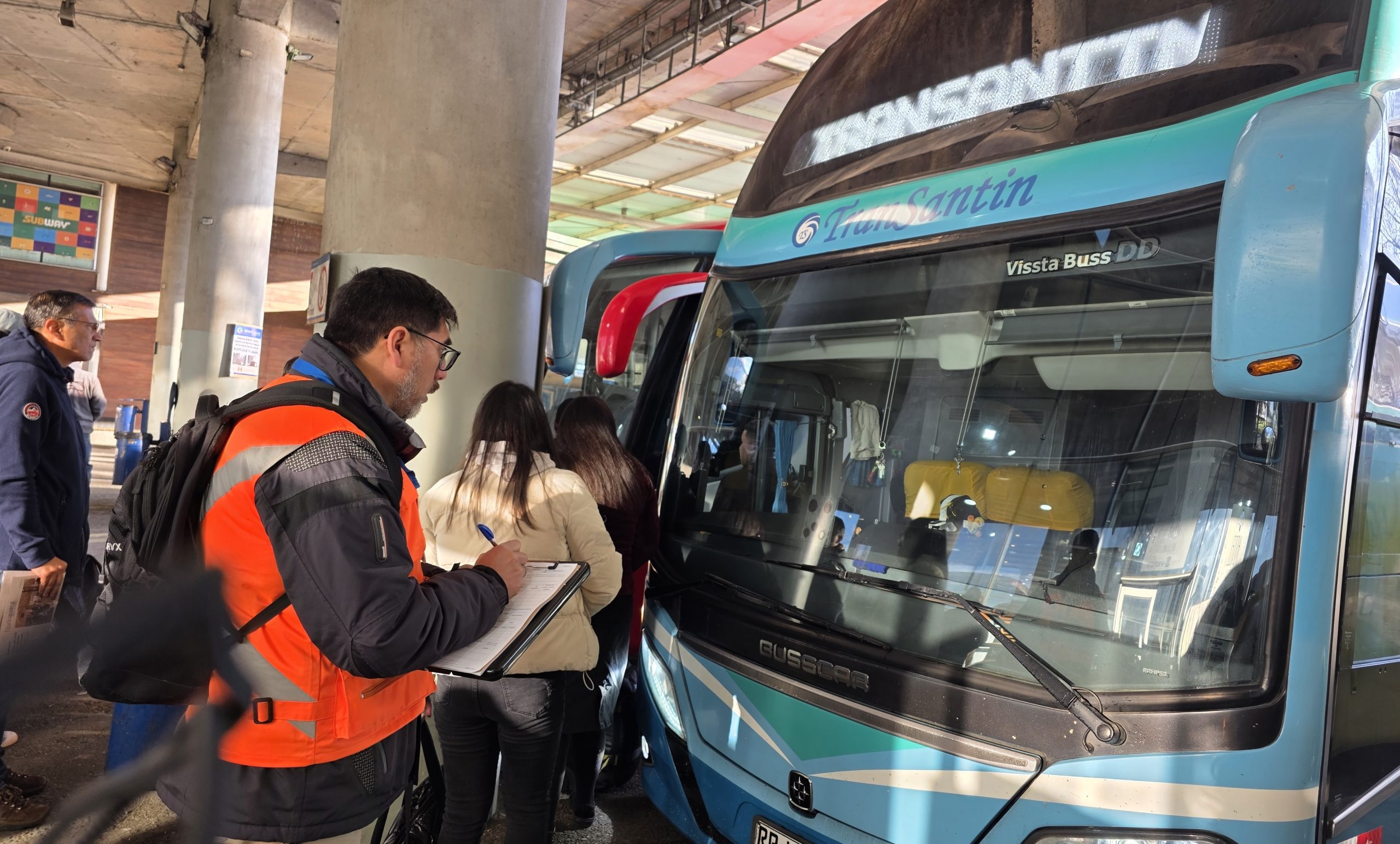 Fin de semana largo: Más de $11 millones en multas aplican a buses por incumplimientos en Los Ríos