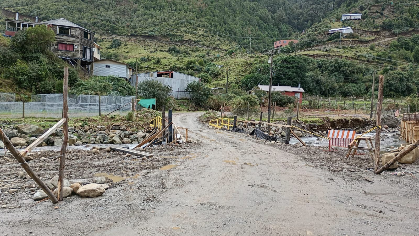 Familia de Pilolcura tras retiro de cercos por conflicto con el MOP: “Nos sentimos pasados a llevar”