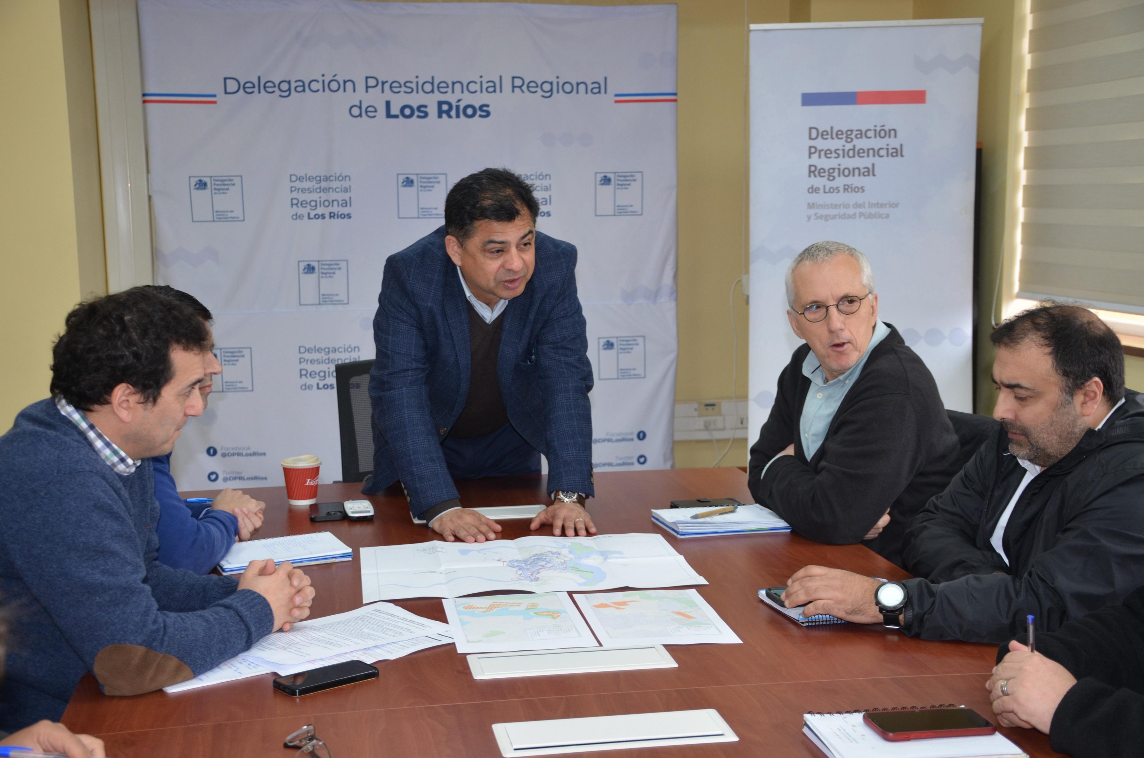 Reactivan mesa de trabajo para garantizar factibilidad sanitaria de más de 5 mil viviendas sociales en Valdivia