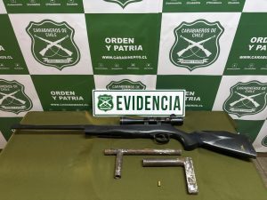 Detienen en Lanco a hombre con arma artesanal y munición tras 19 detenciones previas