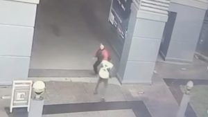 En prisión quedó hombre acusado de apuñalar a dos guardias en supermercado de Valdivia