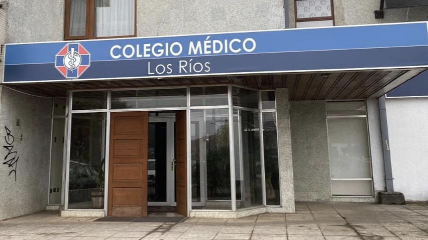 Colegio Médico de Los Ríos pide debatir “sin apresuramientos y con respeto” proyecto de eutanasia