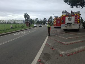 Colisión de furgón escolar en Itropulli deja tres niños lesionados y vehículo involucrado se dio a la fuga