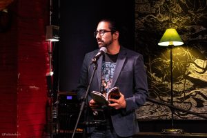 Escritor valdiviano es finalista en prestigiosos premios literarios en Estados Unidos