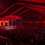 Coliseo Municipal lleno: Cerca de 7 mil personas asistieron al Festival de Los Paraguas en Valdivia
