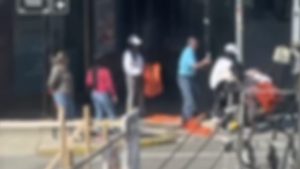 Pelea en pleno centro de Valdivia involucró a integrante del comando del candidato a diputado Urrutia