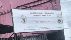 UACh inicia mediación con sindicato en la Dirección del Trabajo tras masiva votación a favor de la huelga