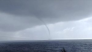 Alertan probabilidad de trombas marinas en Los Ríos este viernes