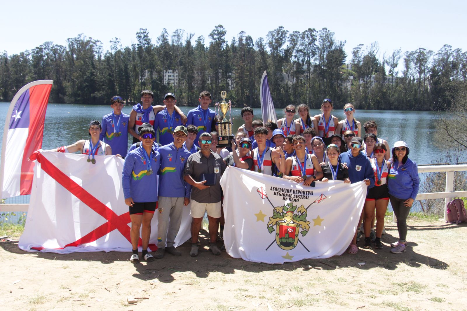 Selección de remo de Los Ríos se coronó campeona del Sudamericano de Menores con 23 medallas de oro