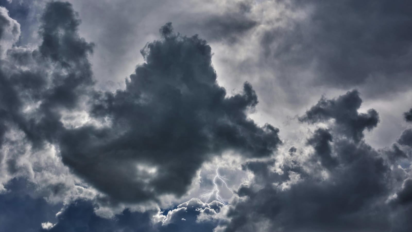 Pronostican probables tormentas eléctricas por inestabilidad atmosférica en la Región de Los Ríos