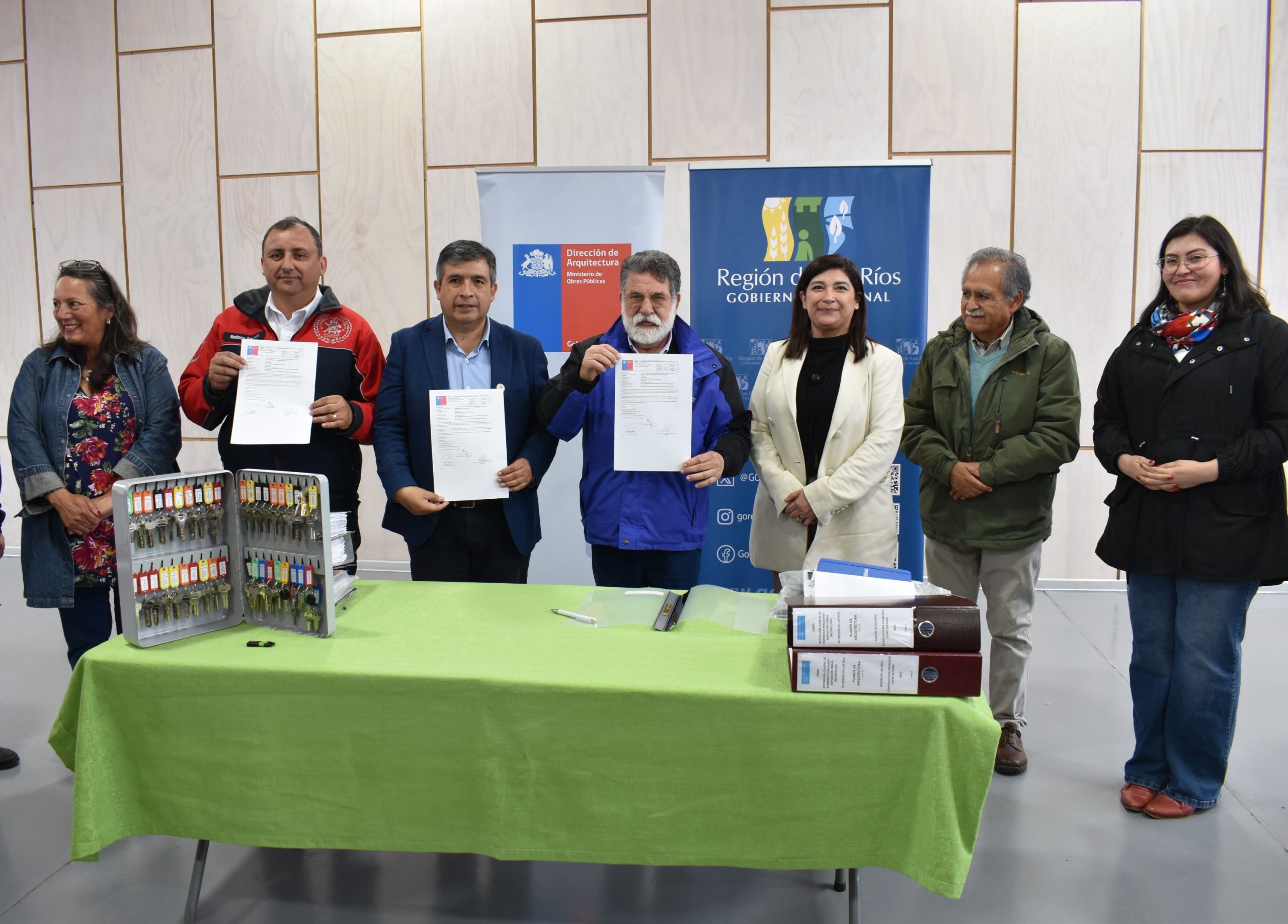 Bomberos de Malalhue reciben nuevo cuartel tras años de espera