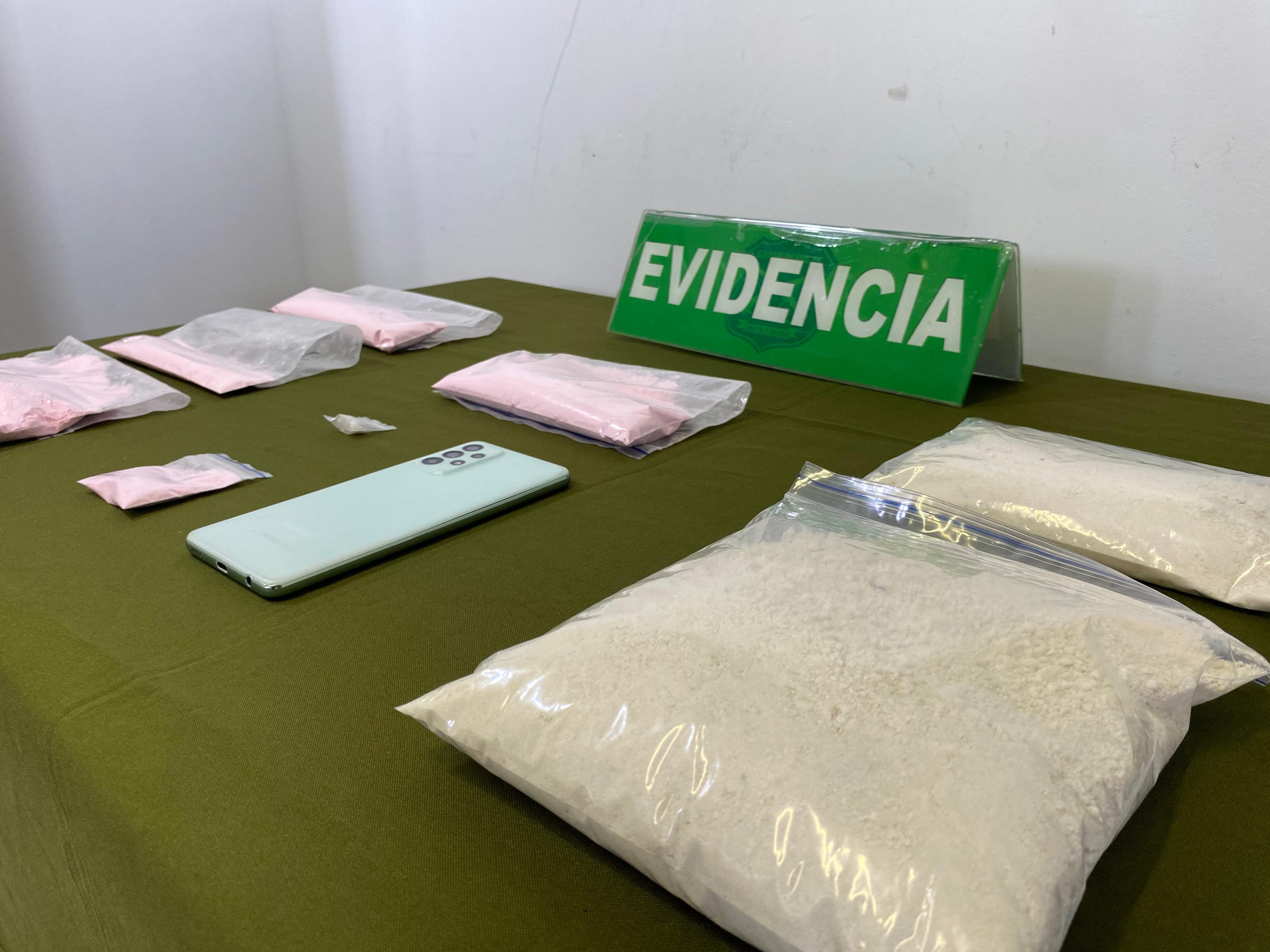 Can “Gemma” detecta a pasajera y OS7 incauta más de un kilo de ketamina en la Ruta 5 Sur