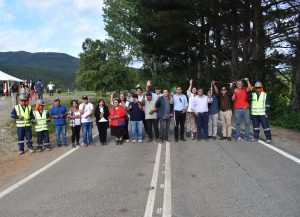 Inauguran asfaltado de nueve kilómetros de la ruta que une Antilhue, Chosdoy y Pichipón