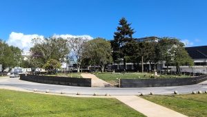 Plazas céntricas de Valdivia alcanzan un 80% de avance y estarían habilitadas en enero de 2026