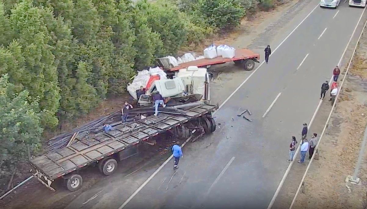 Conductor que cruzó el eje y causó choque en Paillaco será formalizado por lesiones graves