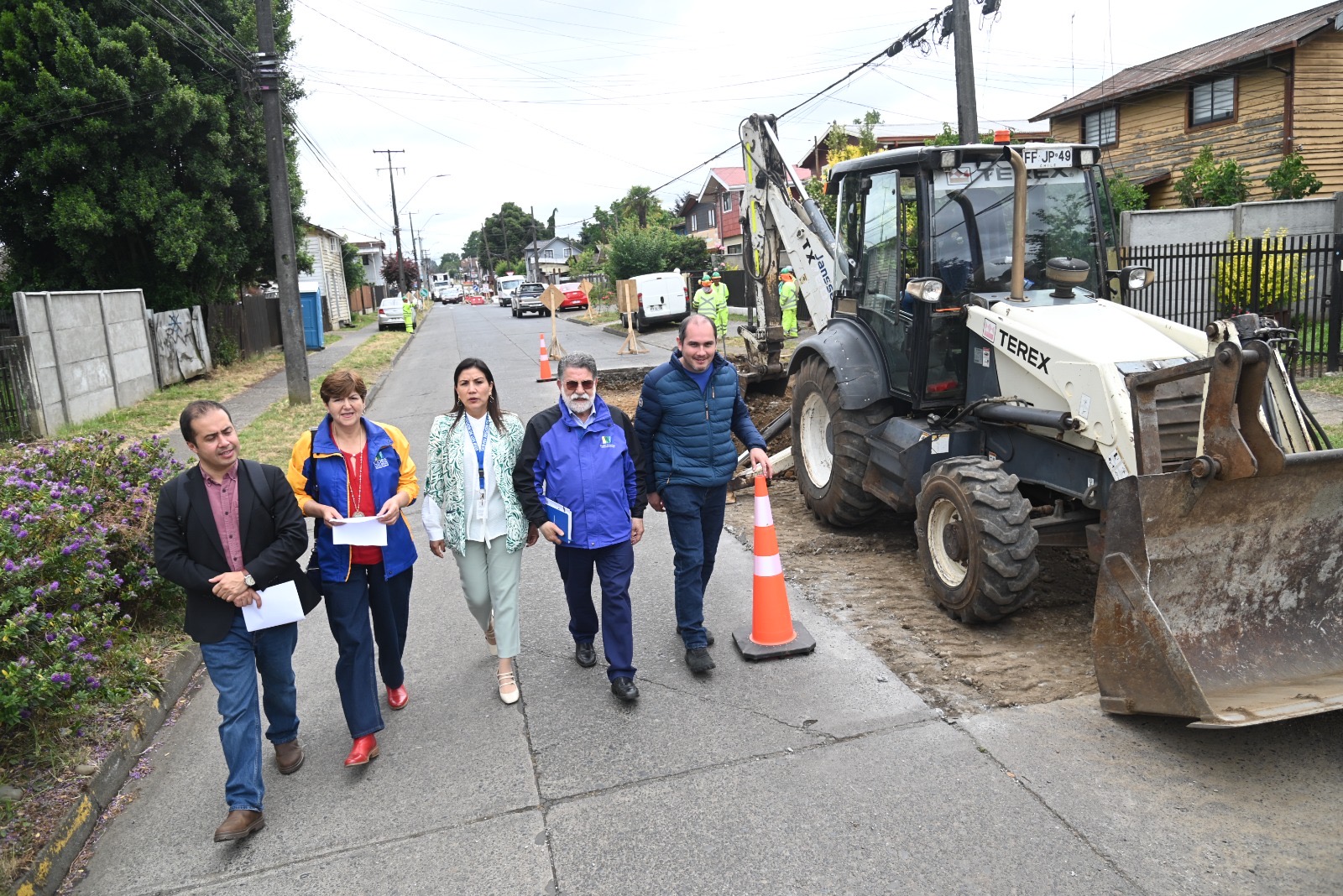 Parten las obras de reparación de baches y grietas en vías urbanas de la Región de Los Ríos