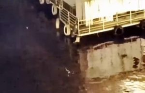 Se lanzó al río para escapar: Hombre queda preso por robo en restaurante flotante en Valdivia