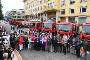 Entregan camiones aljibe a bomberos de Los Ríos con inversión de $1.870 millones