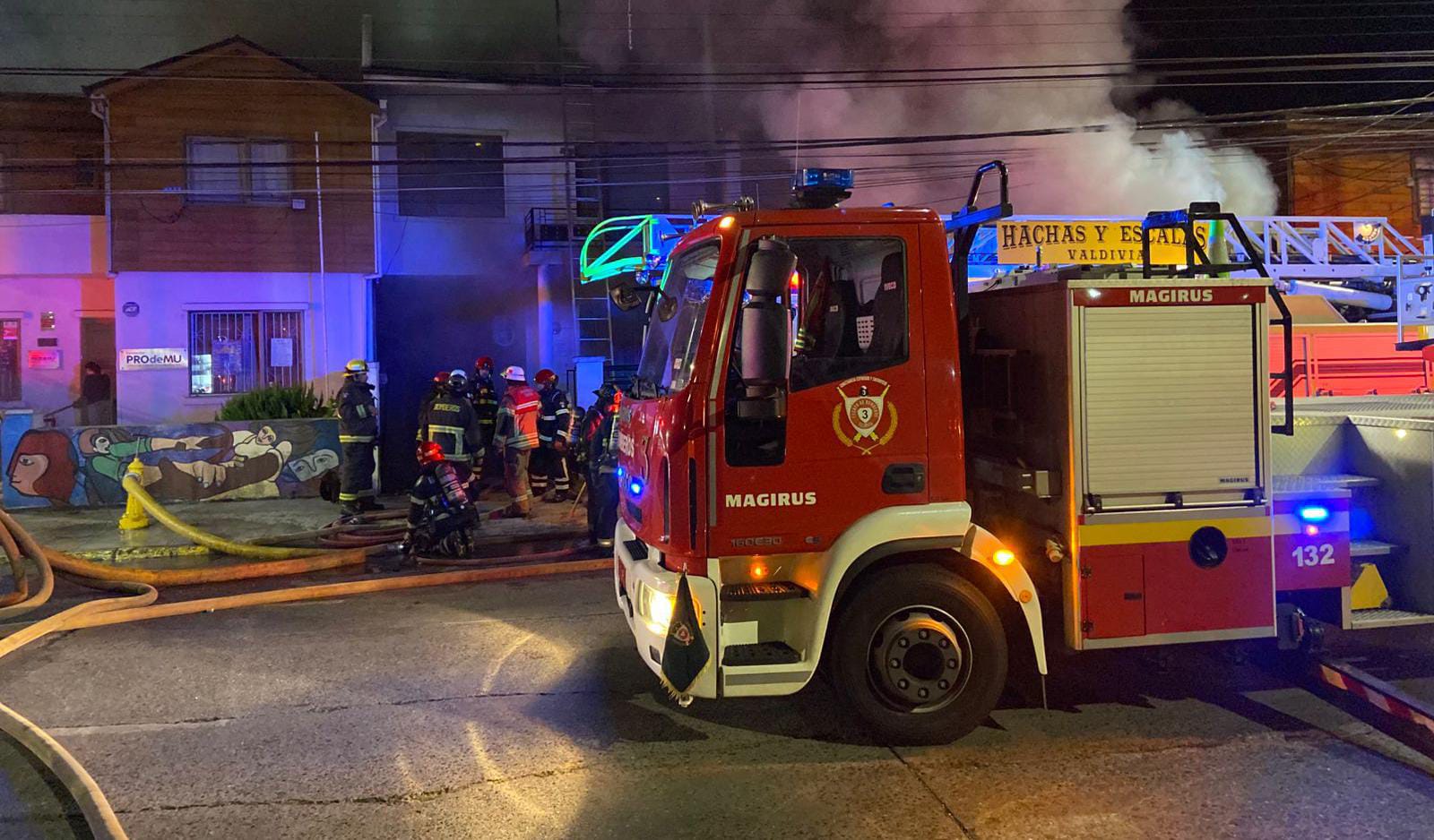 Incendio afecta a dependencias de la Seremi de Energía y de la Mujer de Los Ríos en Valdivia