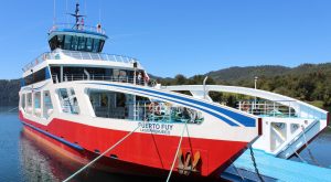 Barcaza Puerto Fuy retoma operaciones en el lago Pirehueico tras millonaria inversión en mantenimiento