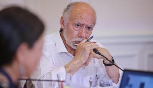 Flores baja el perfil a cita de Kast con Bukele y apunta al gabinete: “Me preocupa con quienes llega a gobernar”