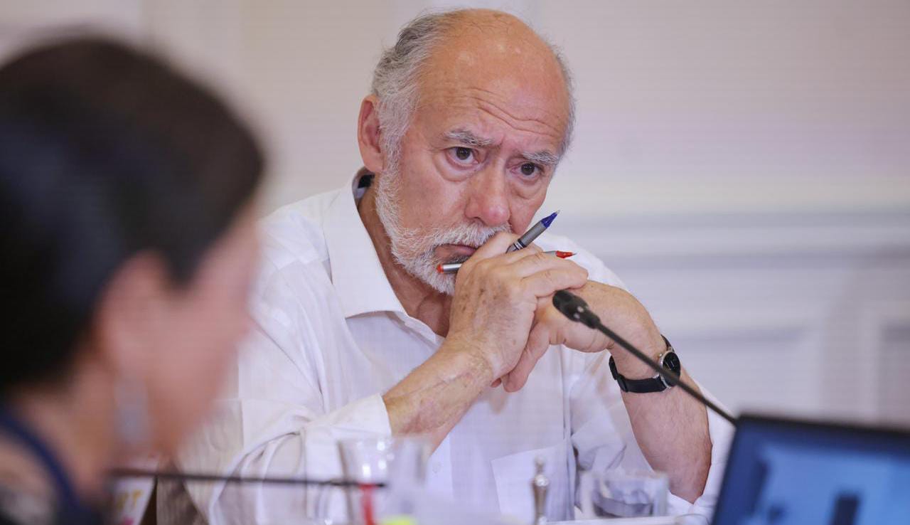 Flores baja el perfil a cita de Kast con Bukele y apunta al gabinete: “Me preocupa con quienes llega a gobernar”