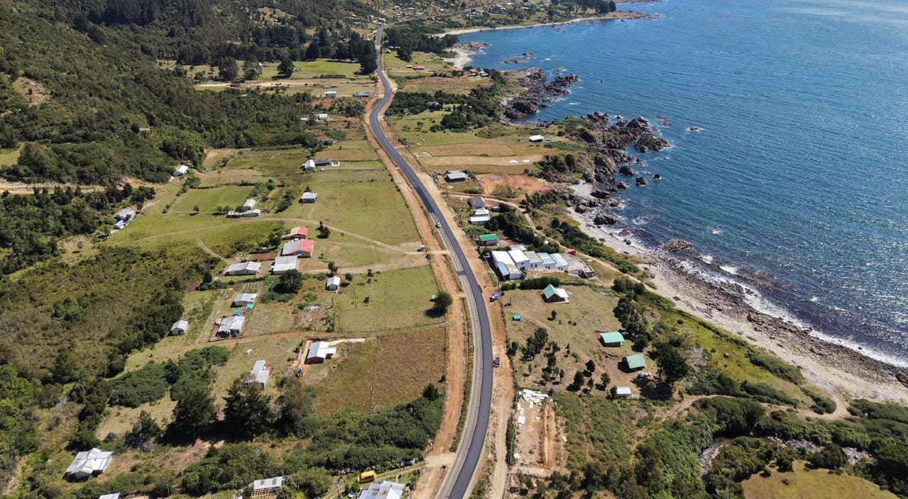 Ruta Corral-Chaihuín alcanza un 50% de avance y nuevo asfaltado estaría terminado a fines de febrero