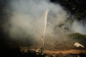 Vecinos denuncian que combatieron solos rebrote en Villa Hermosa: Autoridades aseguran que incendio estaba controlado