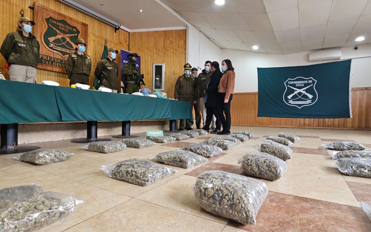 Dos detenidos y cerca de $400 millones en drogas incautadas en Los Ríos