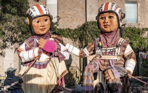 Teatro a Mil vuelve a Valdivia y despierta al gigante Wara Wara con pasacalle en la Costanera