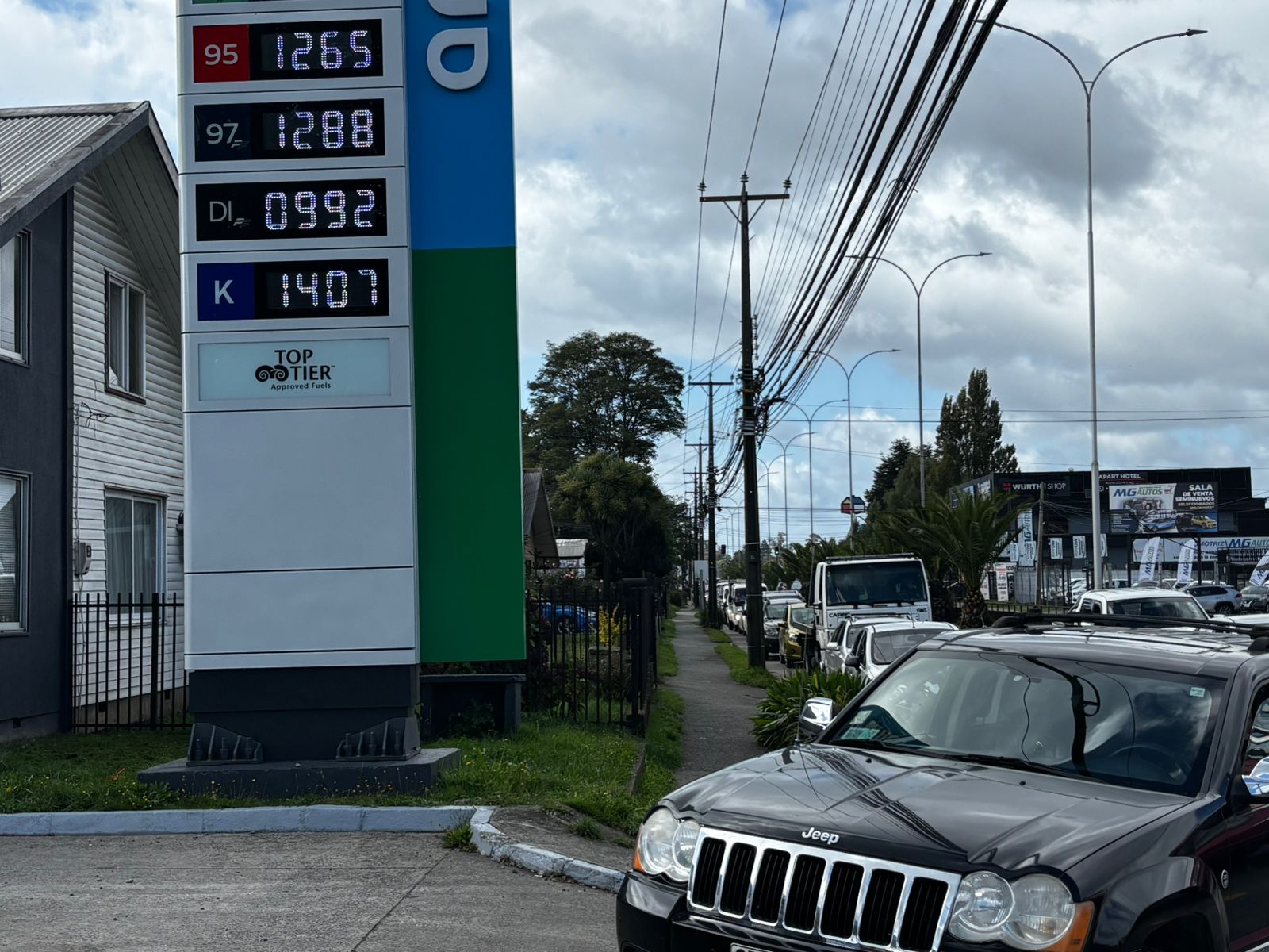 "Hay abastecimiento normal": SEC ante aumento de demanda de combustible en Los Ríos por "bencinazo"