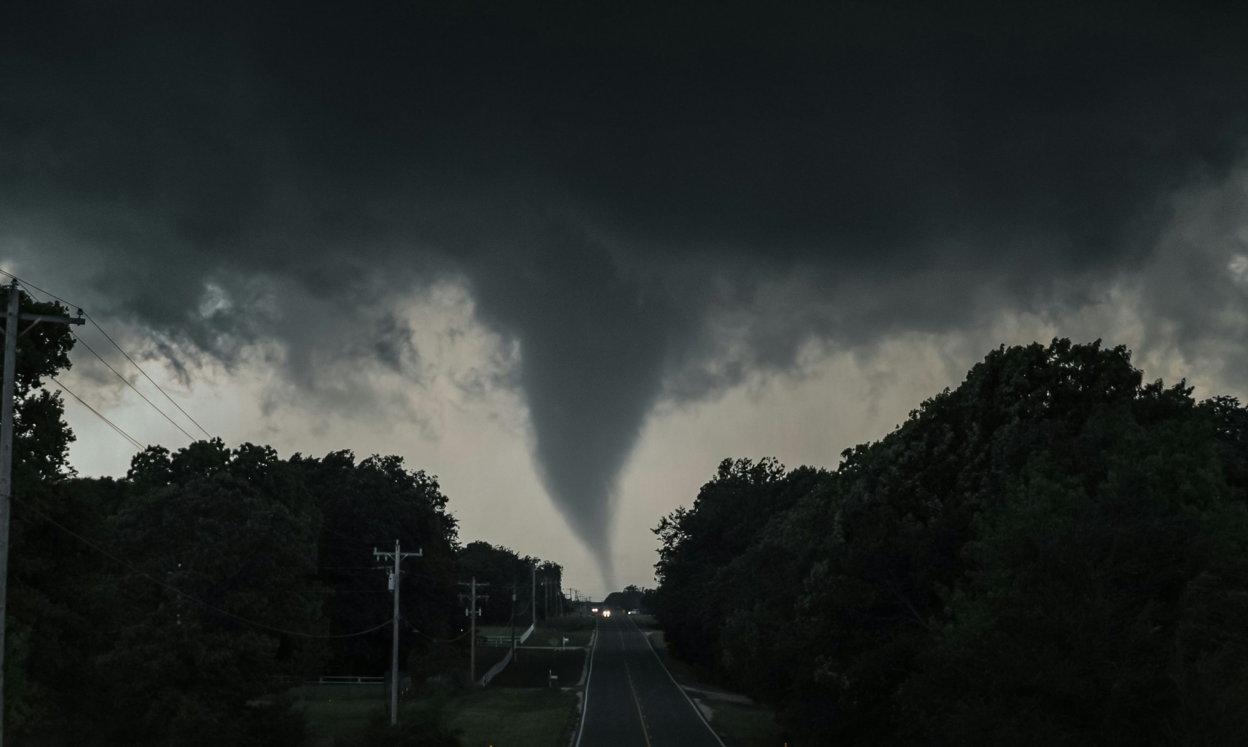 Emiten aviso meteorológico por nubes convectivas con “características tornádicas” en Los Ríos