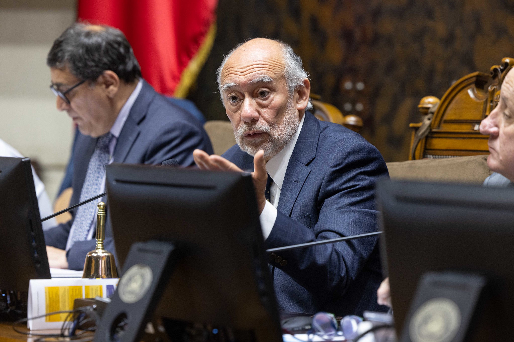 “Un ministro no puede calificar la ley como una locura”: Flores defiende Ley de Humedales