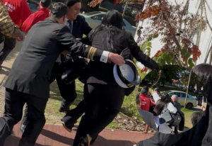 Tras agresión a ministra Lincolao: Decretan suspensión condicional y estudiantes se disculpan